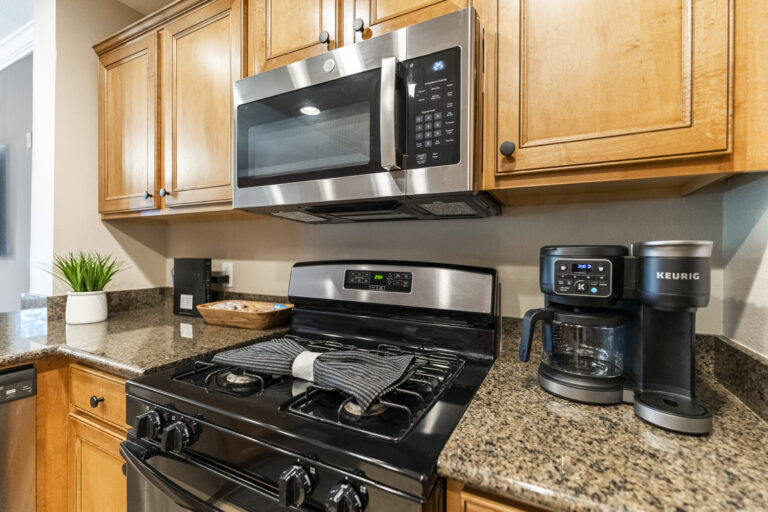 Kitchen Stove Area